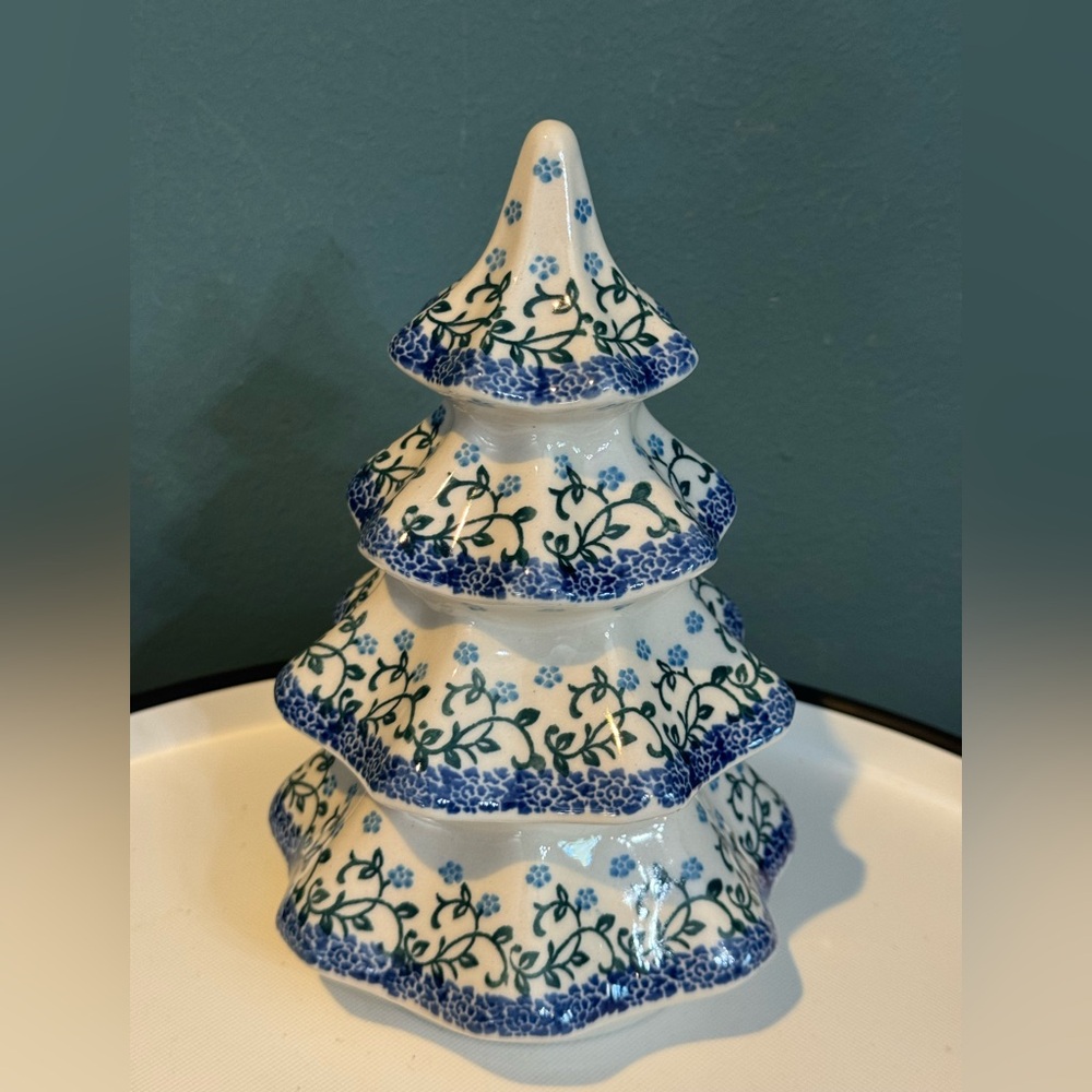 NWT Boleslawiec Polish Pottery Christmas Tree - Medium 8” Blue Floral Vines